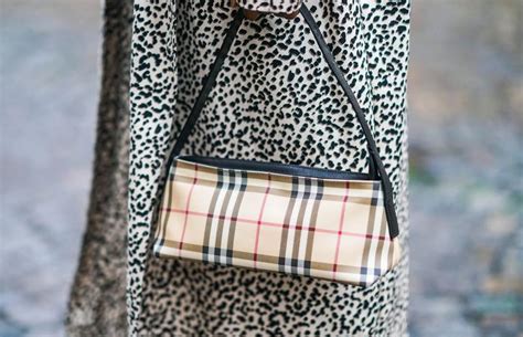 burberry camicia imitazione|burberry handbags authentic.